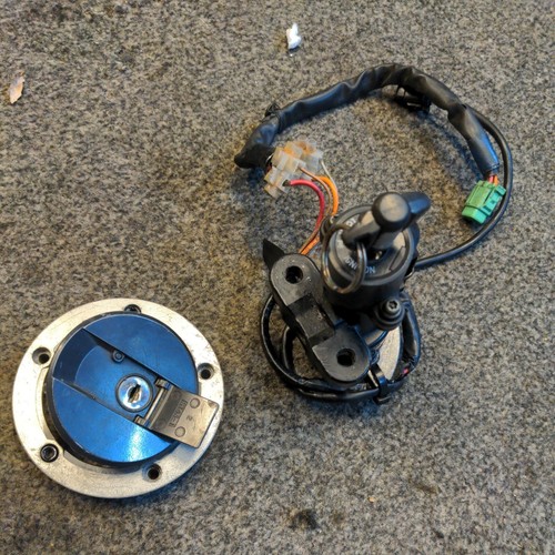 Suzuki gsxr 600 750 lock - suzuki,